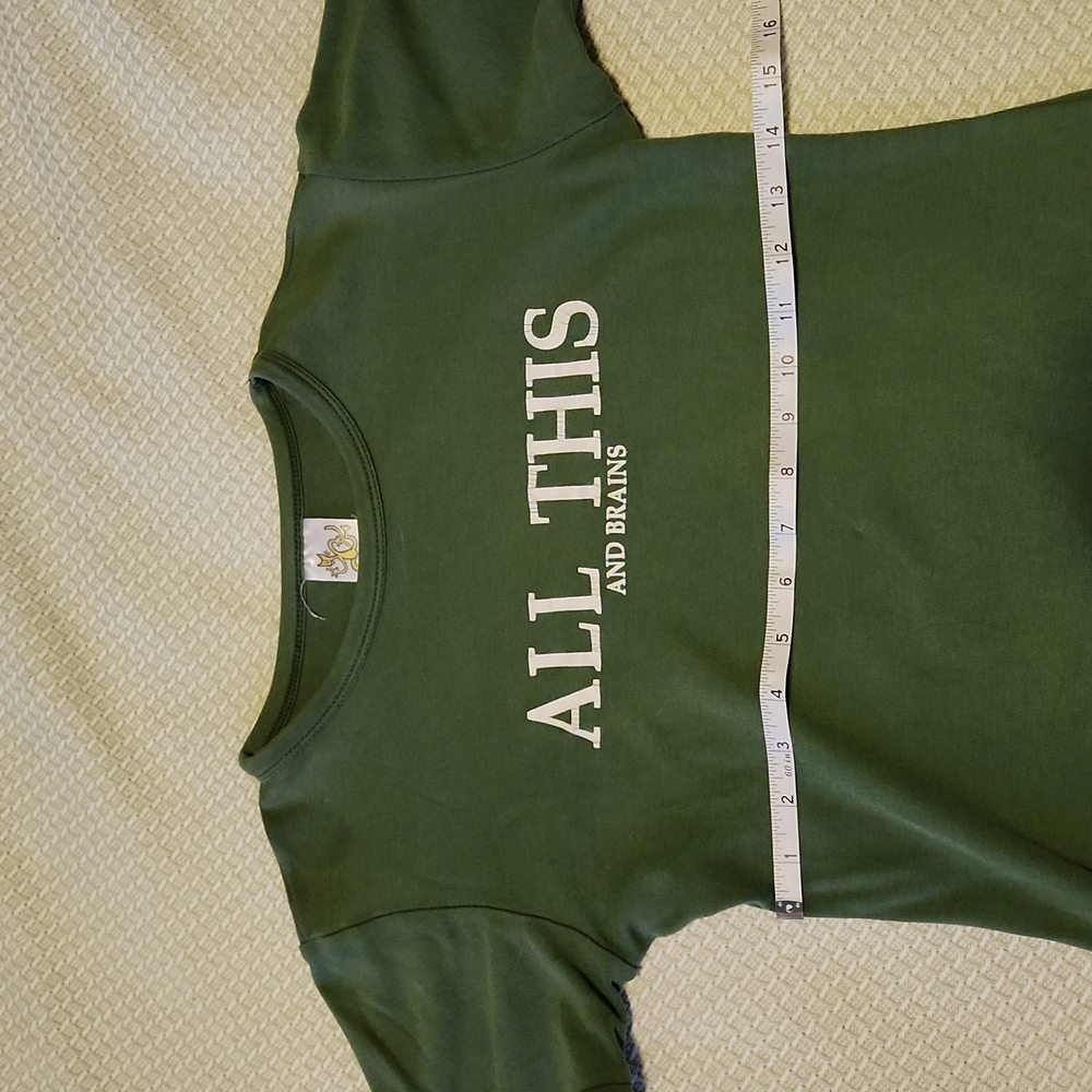 Green t-shirt sz XS.